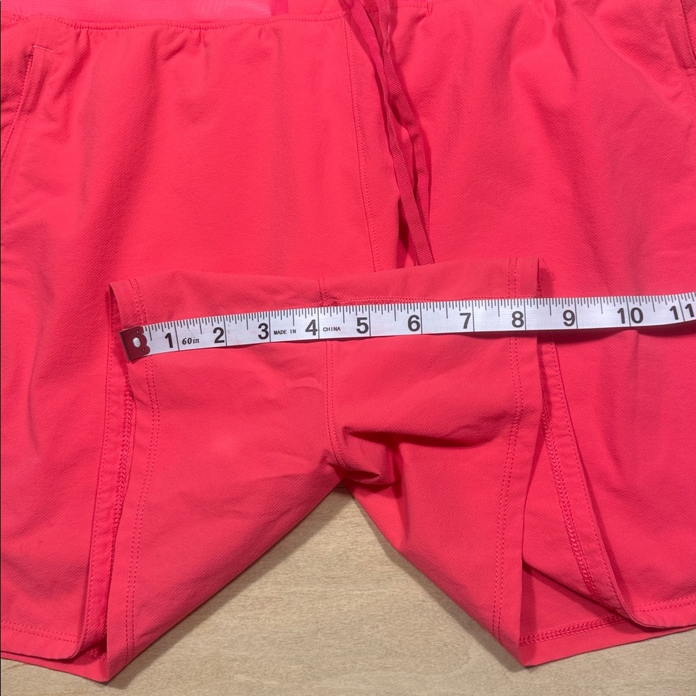 Lululemon License to Train High Rise Shorts 4” Sz 8 - Picture 13 of 13